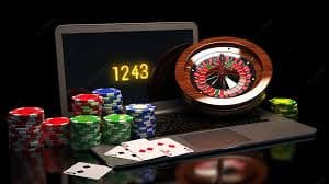 Pengguna menikmati permainan sports betting dan live casino dengan nyaman di aston77